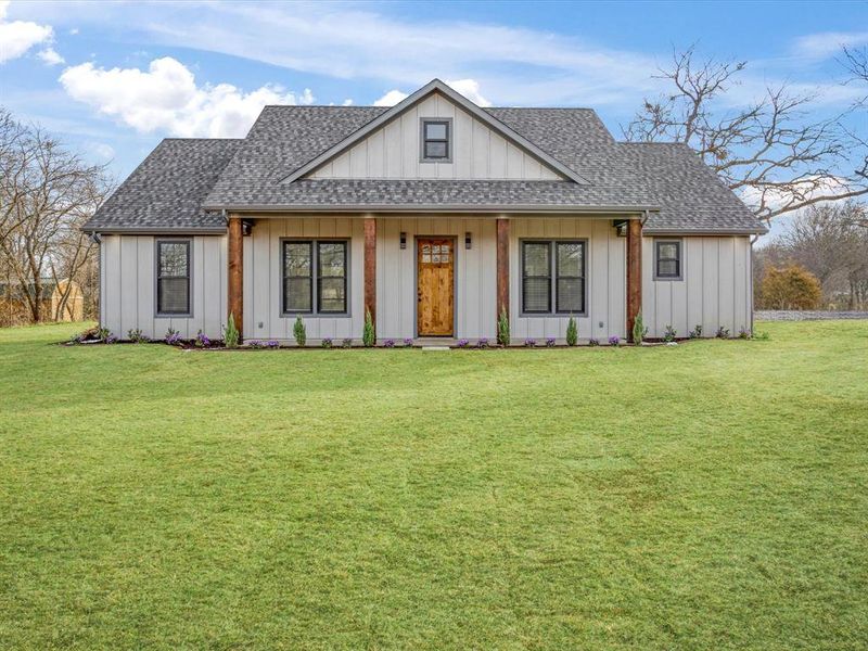 Exterior details and patio area of a home in , Bells (Image 22).