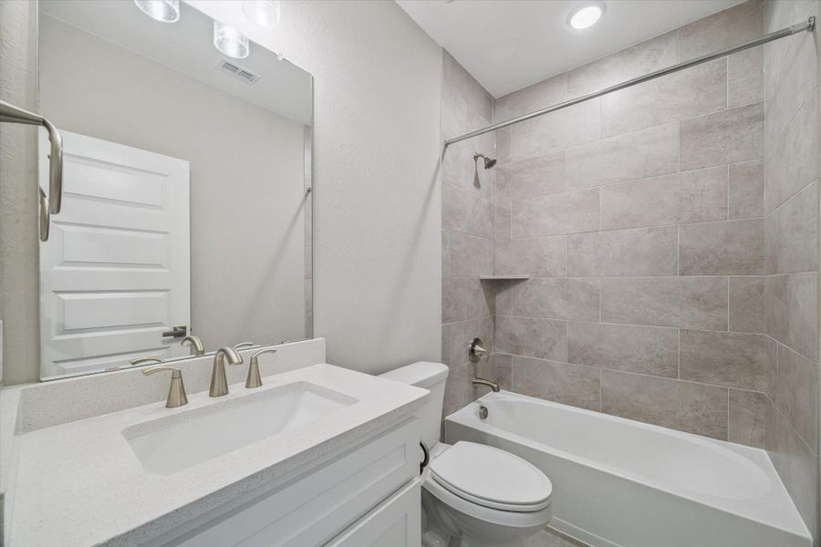 Furnished interior view inside a new home in Brittmoore Crossing, Houston (Image 6). Furnished interior view inside a new home in Brittmoore Crossing, Houston (Image 6).