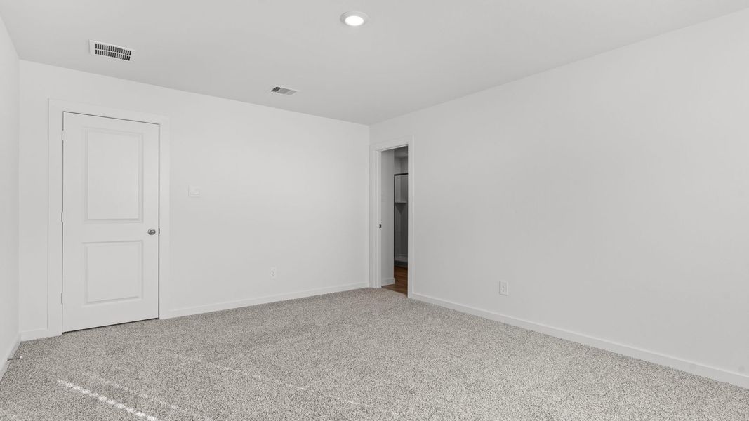 Spacious, unfurnished interior of a new home in Villarosa at Tamarron, Katy (Image 44).