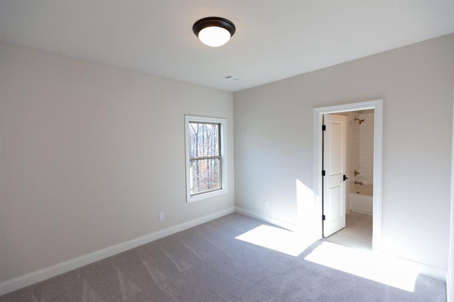 Spacious, unfurnished interior of a new home in Bellmoore Park, Johns Creek (Image 34).