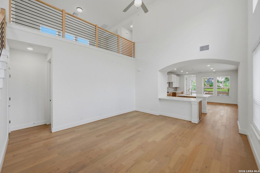 Spacious, unfurnished interior of a new home in Davis Ranch, San Antonio (Image 10). Spacious, unfurnished interior of a new home in Davis Ranch, San Antonio (Image 10).
