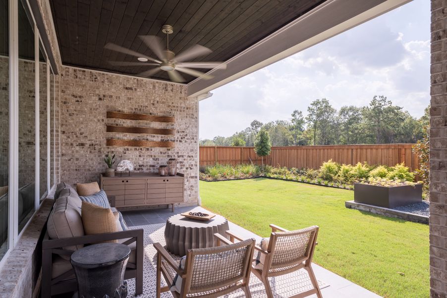 Representative exterior details of a home built from the Snyder by Tri Pointe Homes in Harvest Green, Richmond (Image 28).
