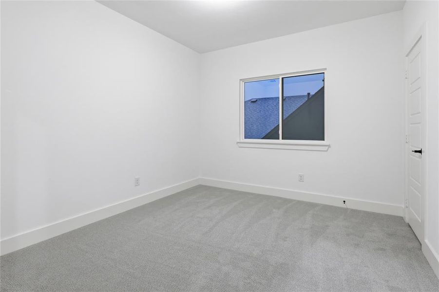 Spacious, unfurnished interior of a new home in Pecan Grove, Burleson (Image 22).