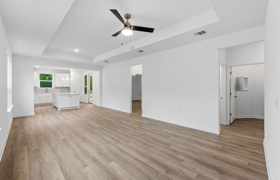 Spacious, unfurnished interior of a new home in Sun City Texas, Georgetown (Image 27).