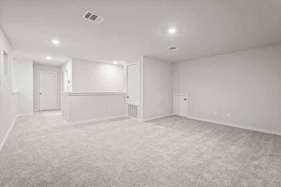 Spacious, unfurnished interior of a new home in Bayou Bend, Angleton (Image 16). Spacious, unfurnished interior of a new home in Bayou Bend, Angleton (Image 16).