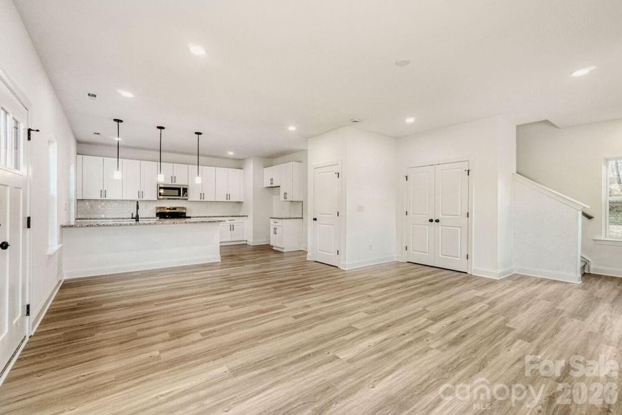 Living room / dining area / kitchen