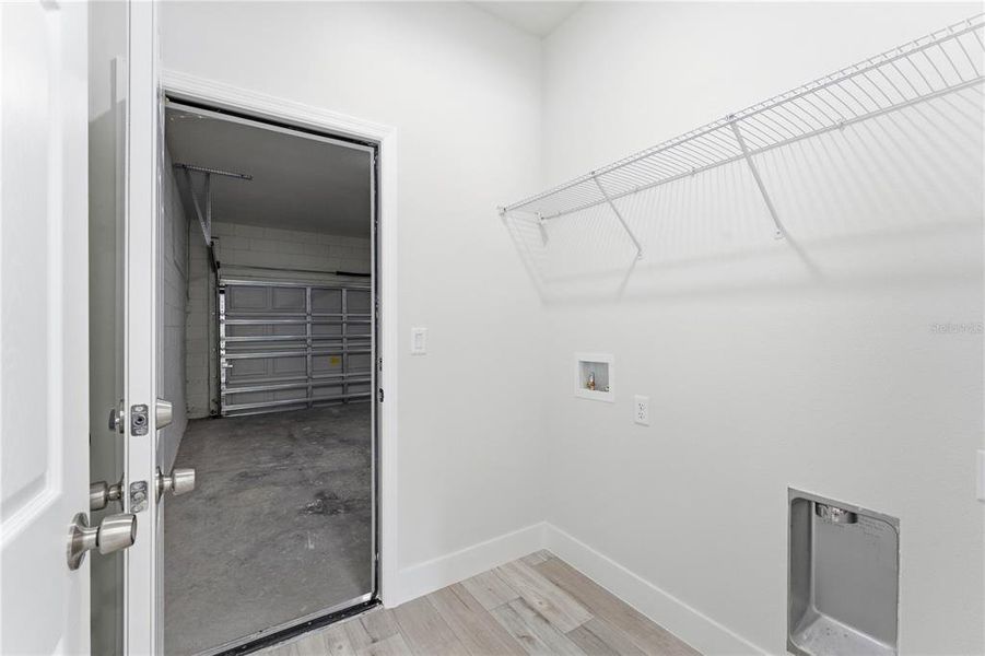 Spacious, unfurnished interior of a new home in , Ocala (Image 32).