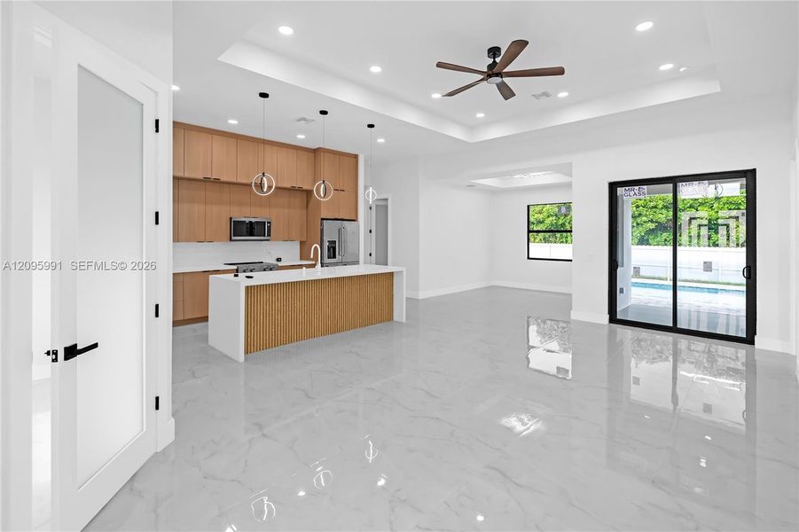 Spacious, unfurnished interior of a new home in , Cape Coral (Image 21).
