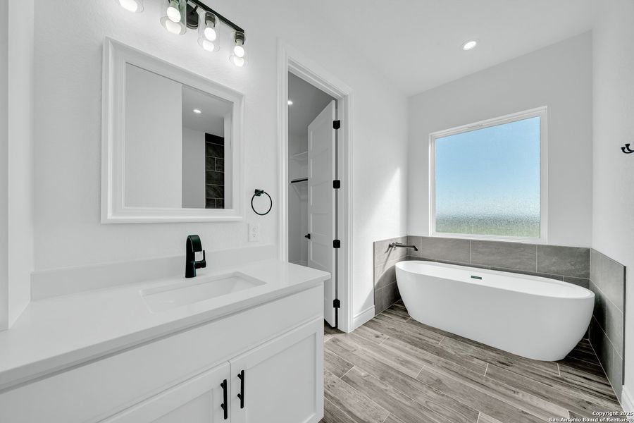 Furnished interior view inside a new home in , La Vernia (Image 14).