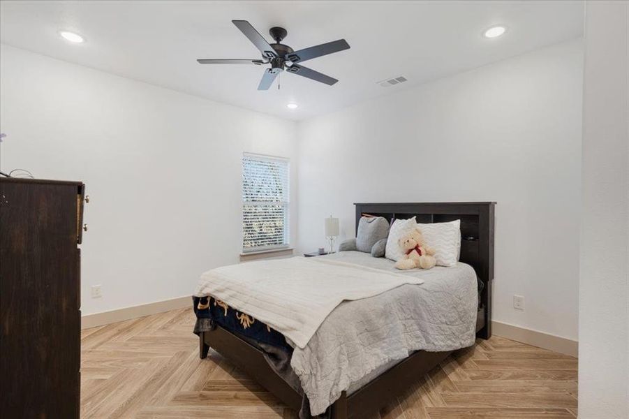 Furnished interior view inside a new home in , Van Alstyne (Image 16).