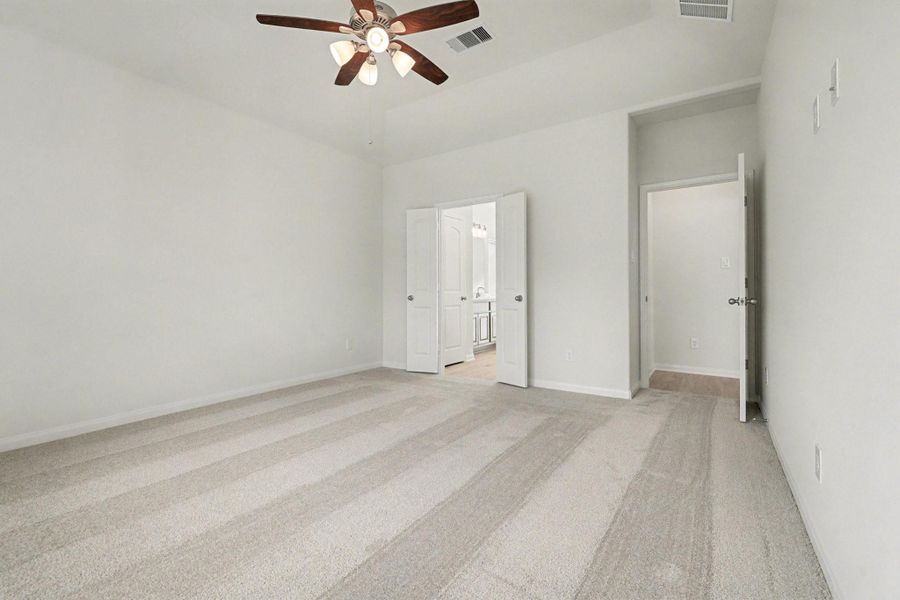 Spacious, unfurnished interior of a new home in Clear View Estates, Willis (Image 24).