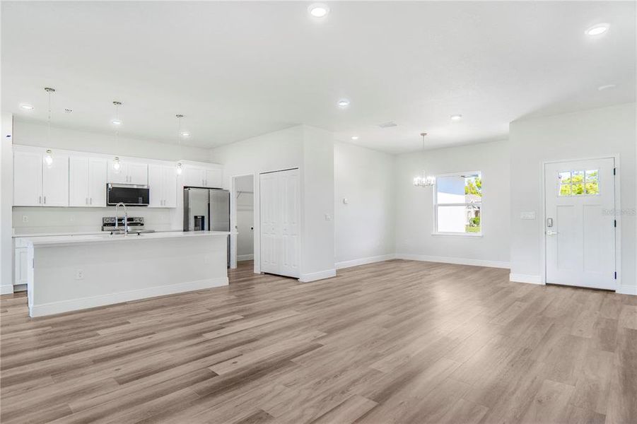 Spacious, unfurnished interior of a new home in , Ocala (Image 25).
