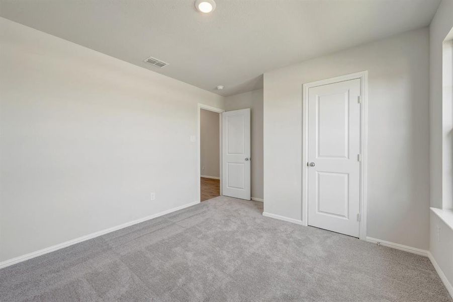 Spacious, unfurnished interior of a new home in Mobberly Farms, Pilot Point (Image 26).