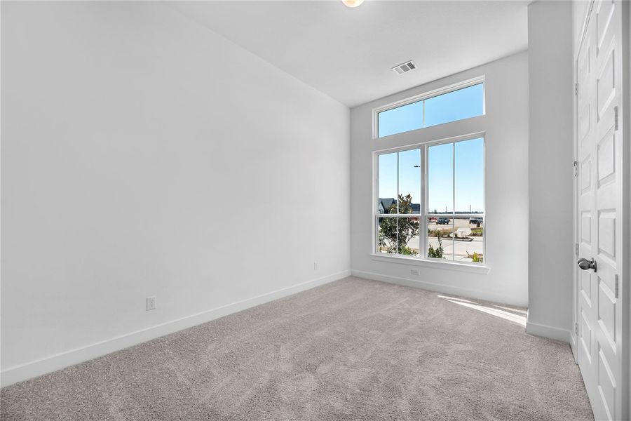 Spacious, unfurnished interior of a new home in Austin Point, Richmond (Image 12).