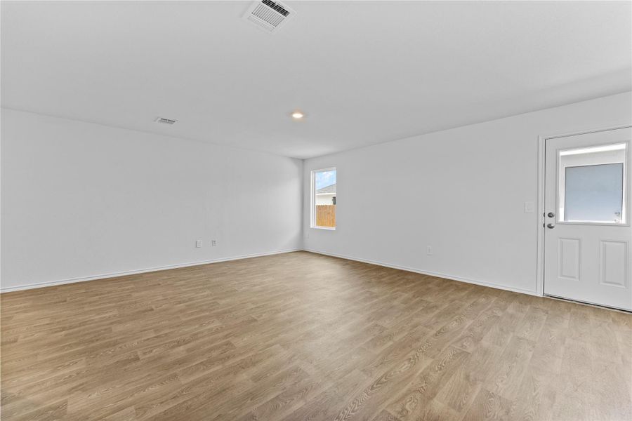 Spacious, unfurnished interior of a new home in Prairie Lakes, Buda (Image 15).