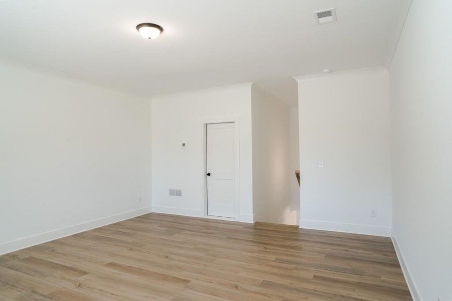 Spacious, unfurnished interior of a new home in Magnolia Ridge, Monroe (Image 33).