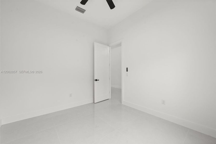 Spacious, unfurnished interior of a new home in , Lehigh Acres (Image 28).