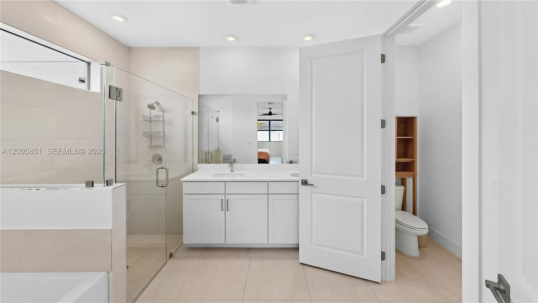 Furnished interior view inside a new home in , Homestead (Image 13).