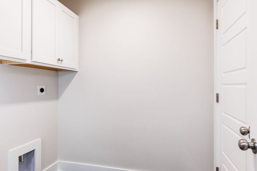 Spacious, unfurnished interior of a new home in Vaughan Farms, Angier (Image 15).