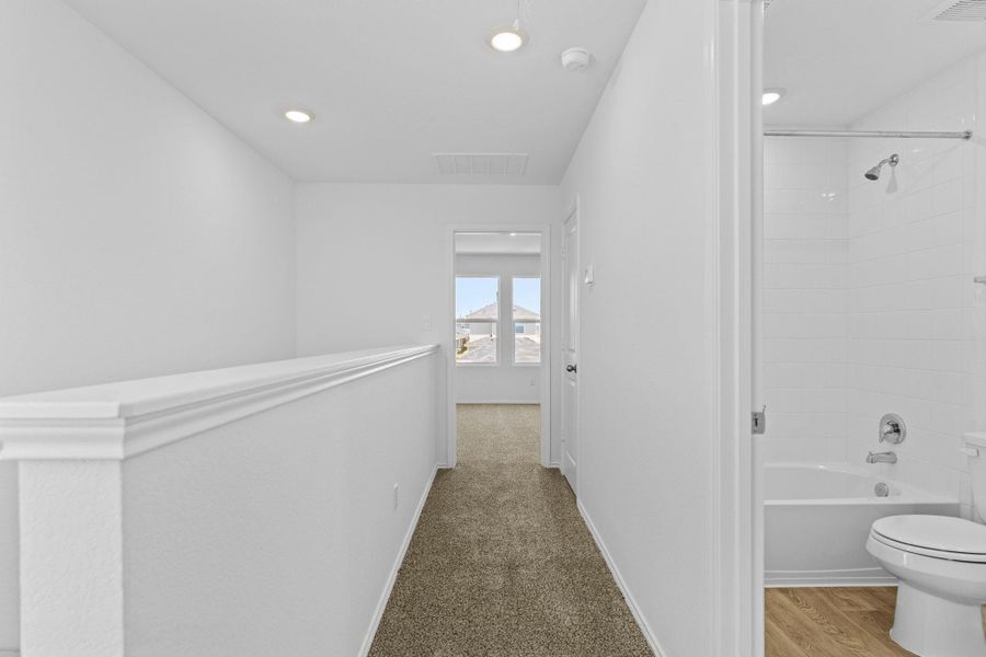 Spacious, unfurnished interior of a new home in Valverde, Bastrop (Image 22).