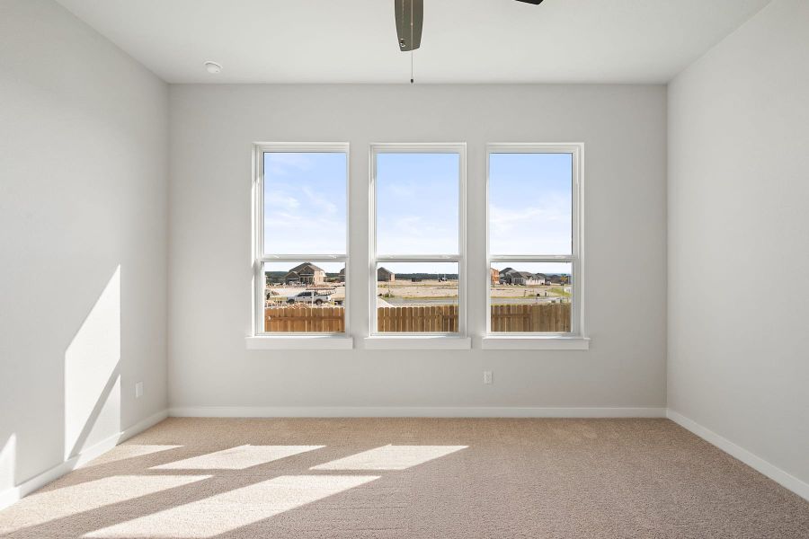 Spacious, unfurnished interior of a new home in Lariat, Liberty Hill (Image 31).