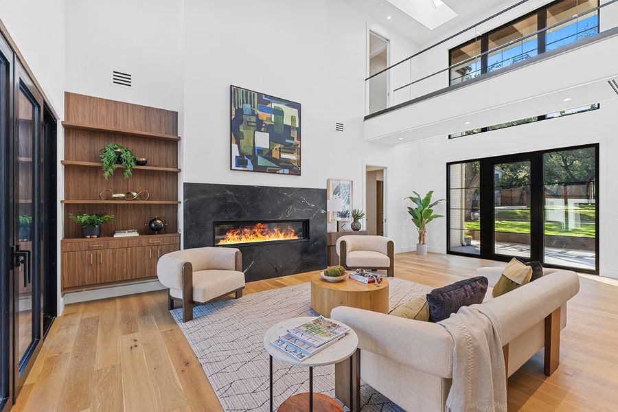 Built in bookshelves, amazing natural light, and high quality finishes top to bottom. Built in bookshelves, amazing natural light, and high quality finishes top to bottom.
