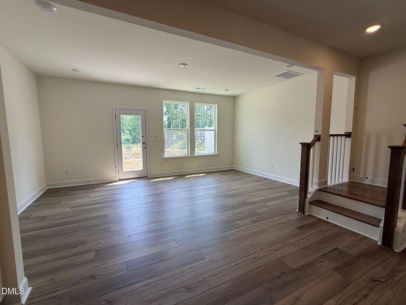 Spacious and suny living room