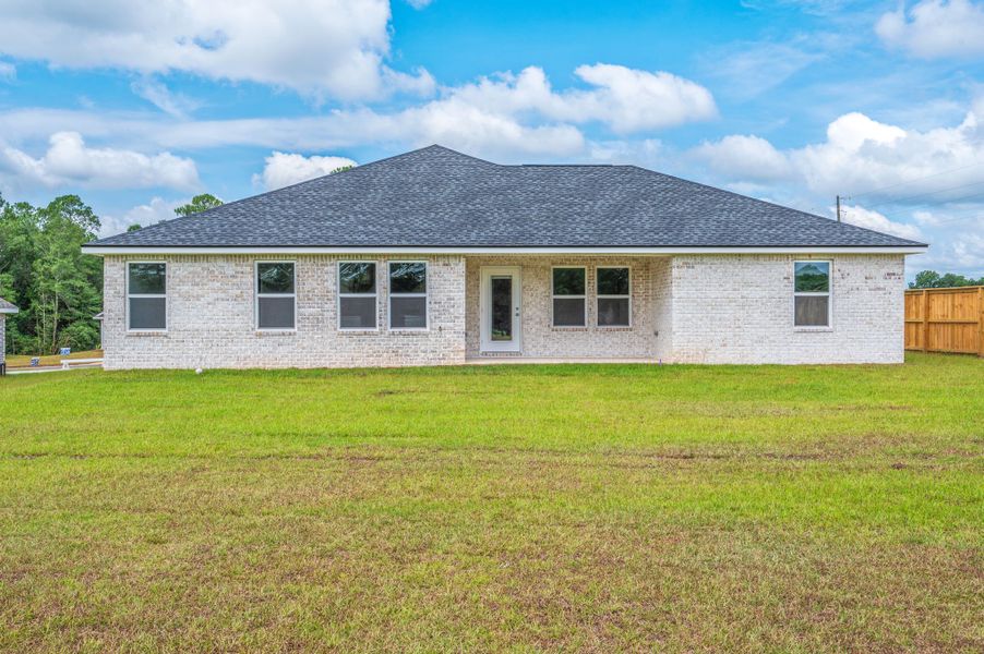 Exterior details and patio area of a home in , Crestview (Image 21).
