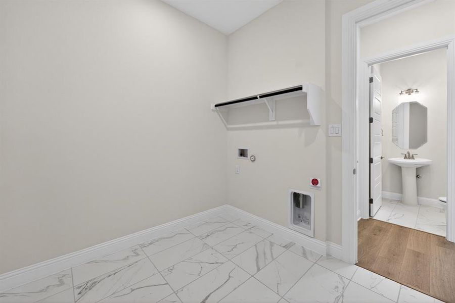 Spacious, unfurnished interior of a new home in Highland Crossing, Celina (Image 24).