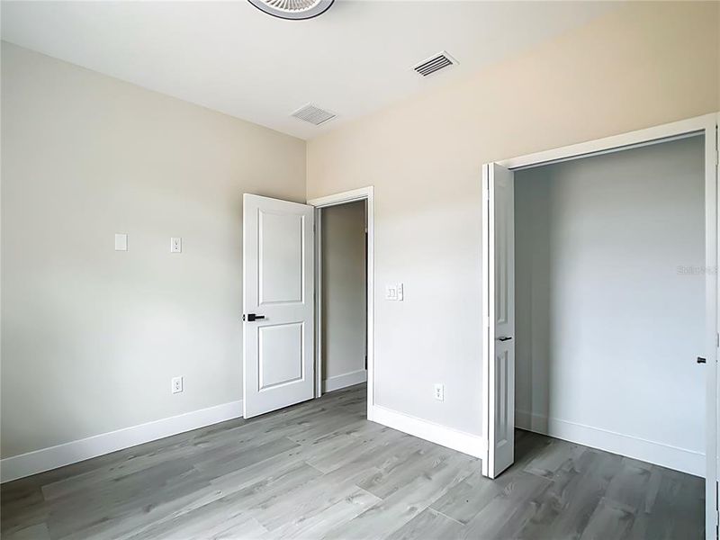 Spacious, unfurnished interior of a new home in , Ocala (Image 19).