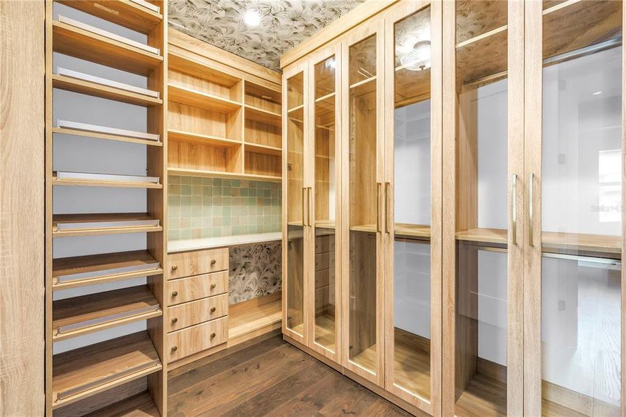 Image 50 of a home in East Oak Townhomes.