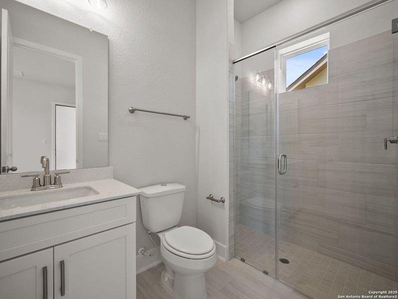 Furnished interior view inside a new home in Cibolo Crossing, Universal City (Image 6).