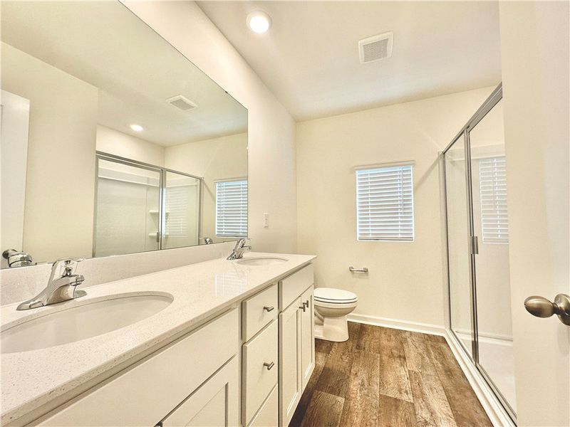 *Photo is from similar Palomino. Actual pics will *Photo is from similar Palomino. Actual pics will