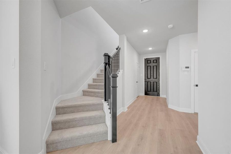 Spacious, unfurnished interior of a new home in Creekshaw – Gardens, Royse City (Image 16).