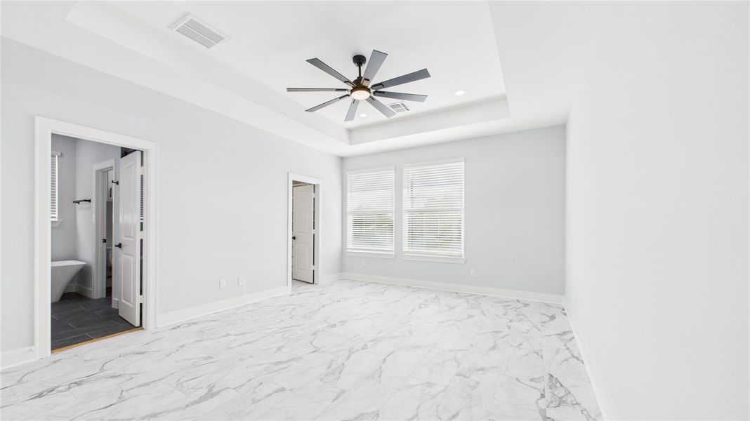 Spacious, unfurnished interior of a new home in , Houston (Image 20).