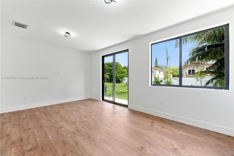 Spacious, unfurnished interior of a new home in , Florida City (Image 39). Spacious, unfurnished interior of a new home in , Florida City (Image 39).