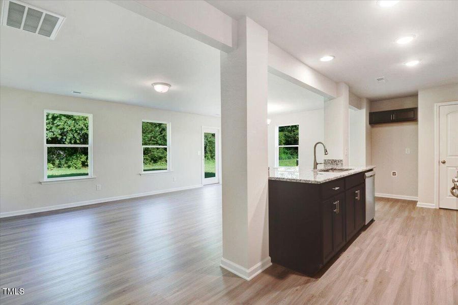 11-200 Streamlet Dr-11