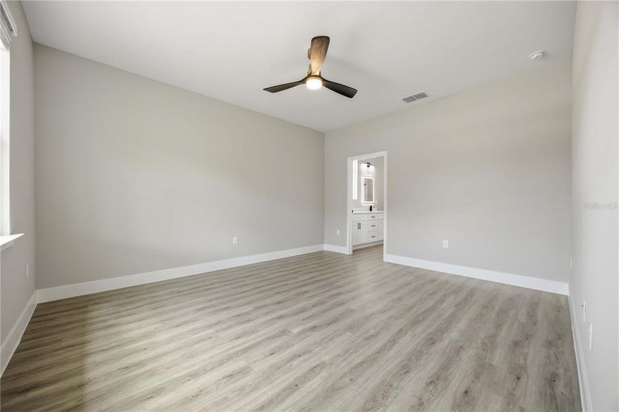 Spacious, unfurnished interior of a new home in , Winter Haven (Image 18).