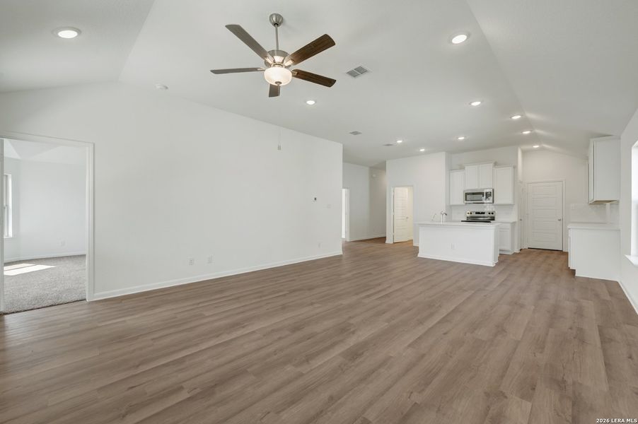 Spacious, unfurnished interior of a new home in Meadows at Clear Springs, New Braunfels (Image 22). Spacious, unfurnished interior of a new home in Meadows at Clear Springs, New Braunfels (Image 22).