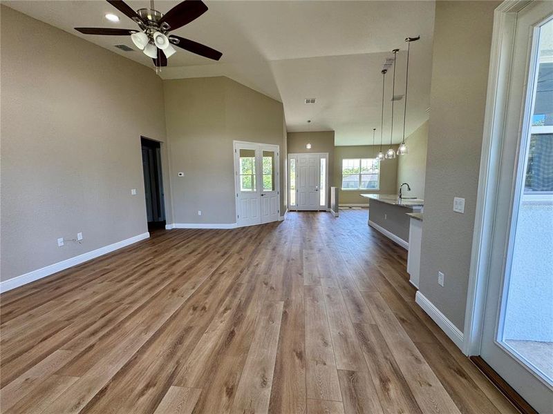 Spacious, unfurnished interior of a new home in , Ocala (Image 39).