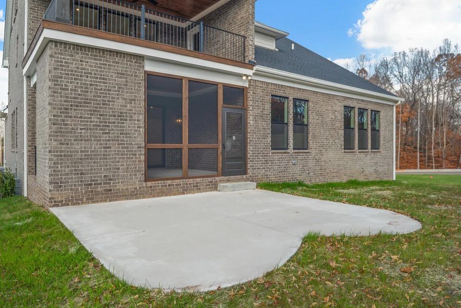 The Monroe B Outdoor Living Area The Monroe B Outdoor Living Area