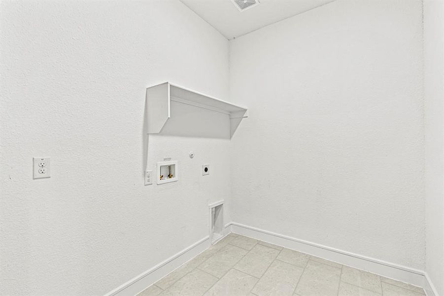 Spacious, unfurnished interior of a new home in Gateway Parks, Forney (Image 17).