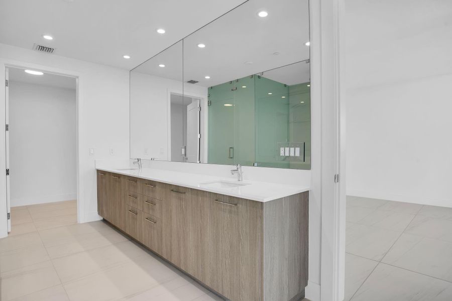 Owner's Bath Owner's Bath