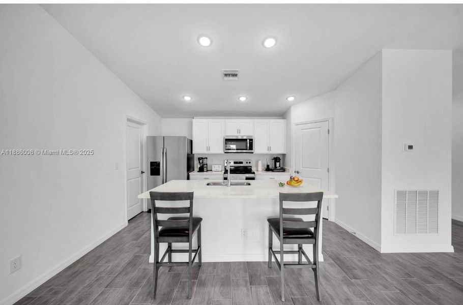 Furnished interior view inside a new home in , Cape Coral (Image 5).