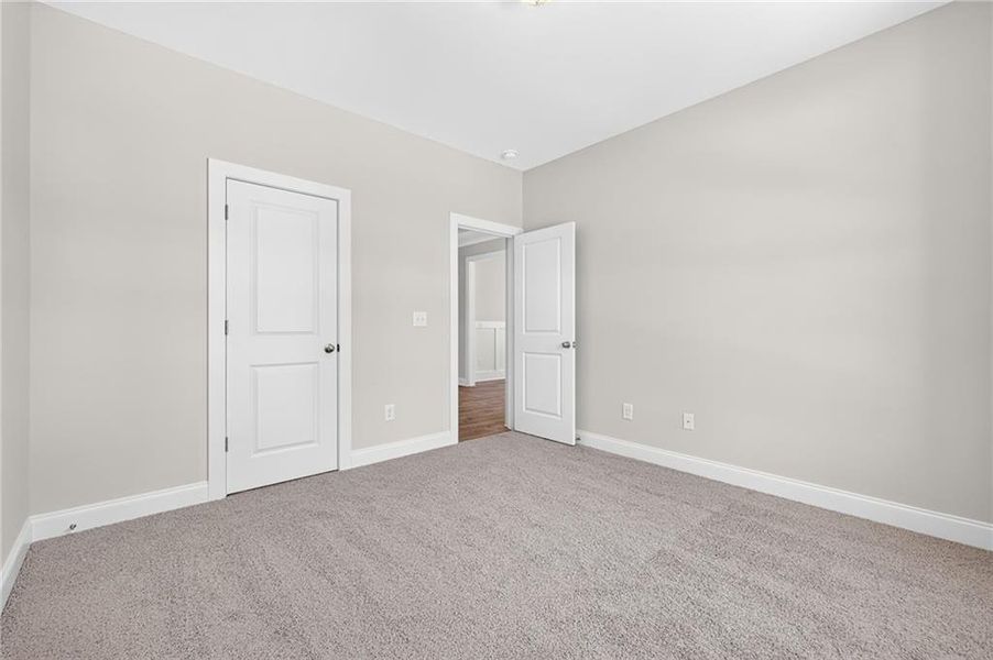 Spacious, unfurnished interior of a new home in , Jefferson (Image 38).