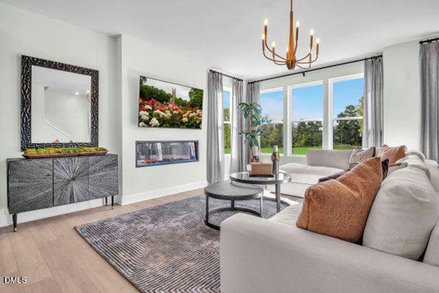 P_RAL_TWW_Julianne_Model_INT_FAM