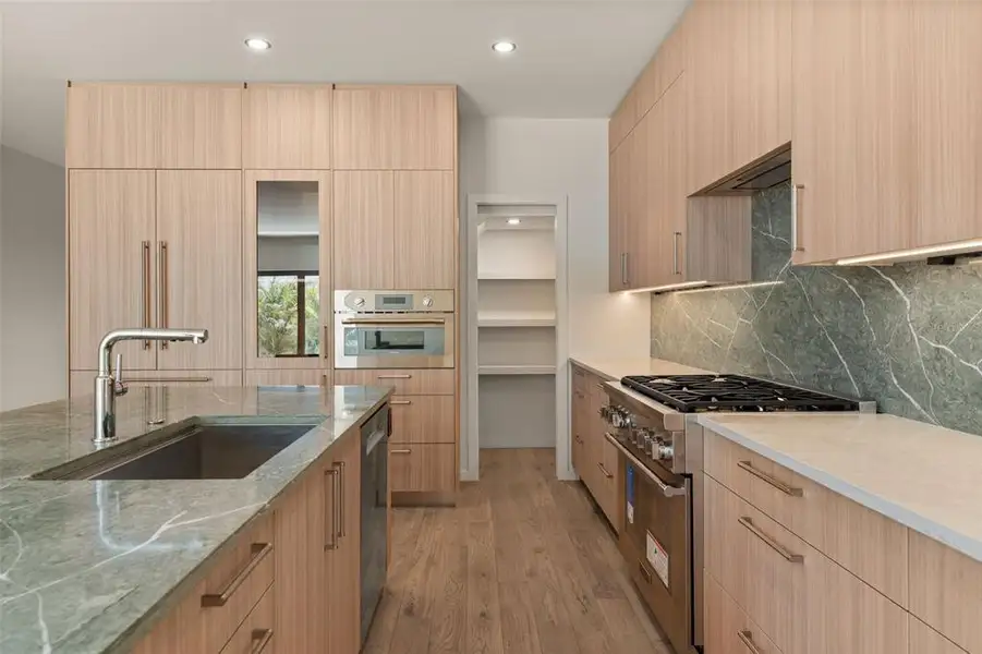 Furnished interior view inside a new home in , Sarasota (Image 10).