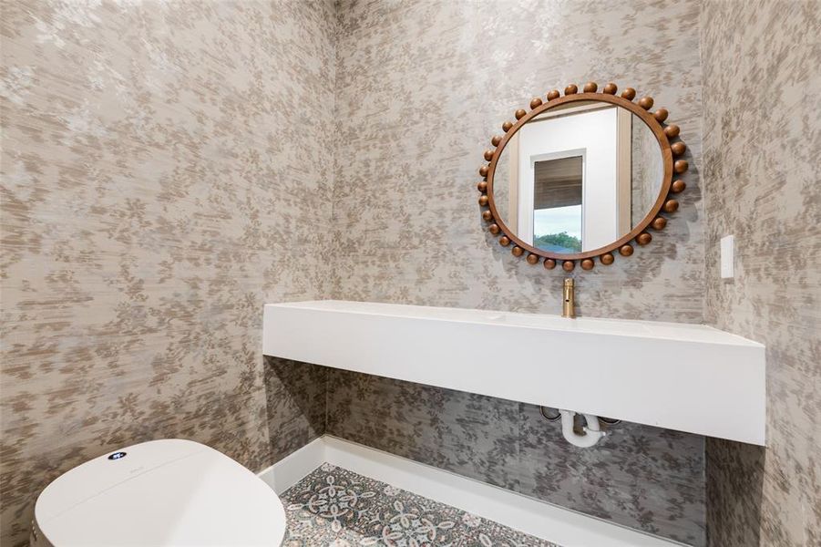 Furnished interior view inside a new home in , Dallas (Image 12).