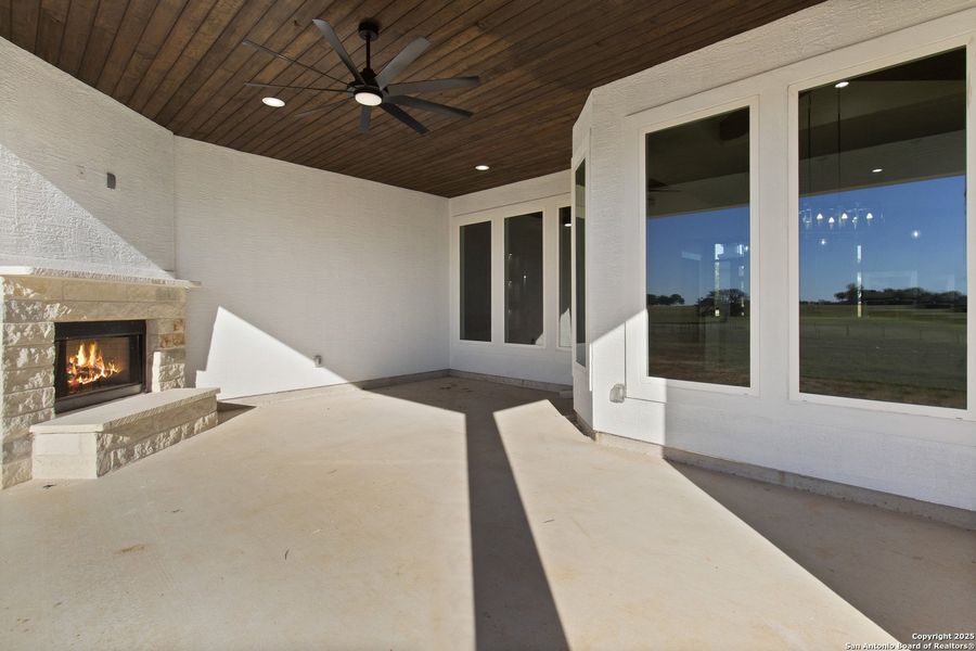 Exterior details and patio area of a home in , Adkins (Image 3).