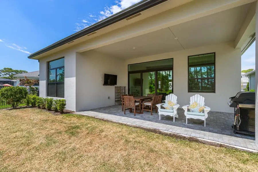 Extended Back Lanai